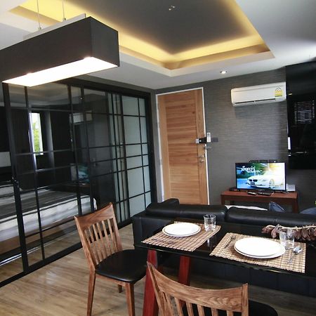 S Bloc Saladaeng Bed & Breakfast Bangkok Exterior foto