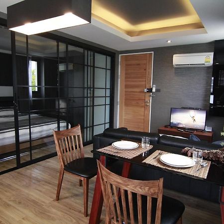 S Bloc Saladaeng Bed & Breakfast Bangkok Exterior foto