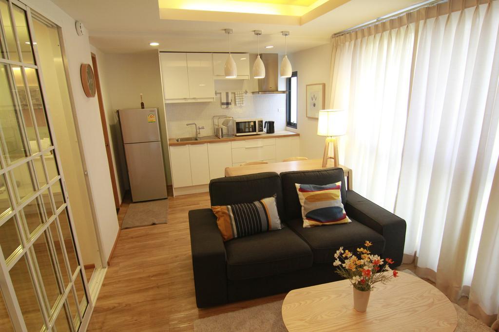 S Bloc Saladaeng Bed & Breakfast Bangkok Exterior foto