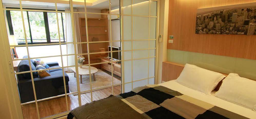S Bloc Saladaeng Bed & Breakfast Bangkok Exterior foto