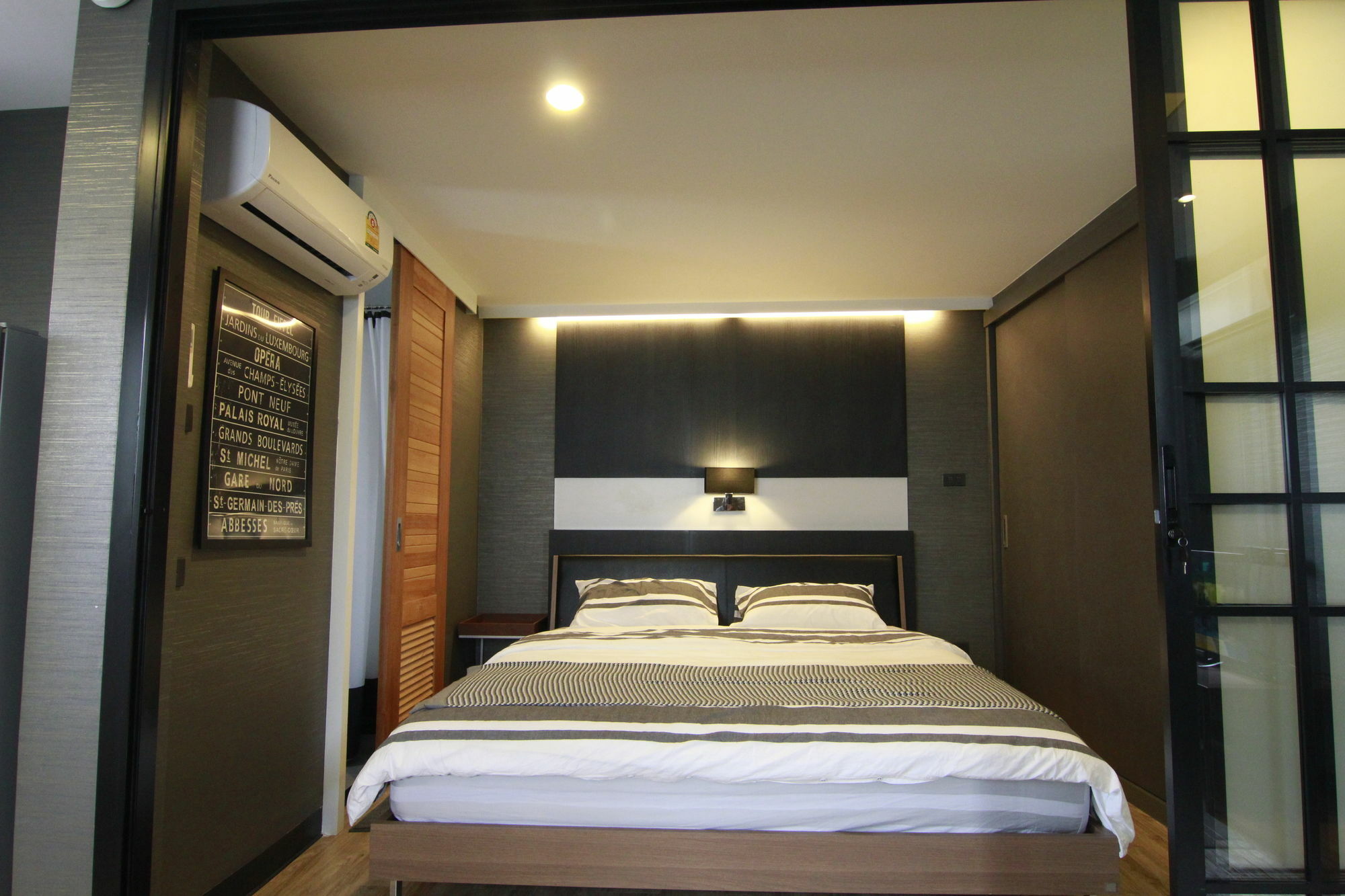 S Bloc Saladaeng Bed & Breakfast Bangkok Exterior foto