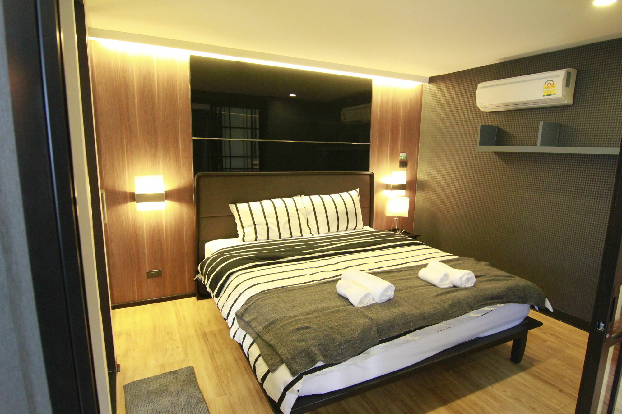 S Bloc Saladaeng Bed & Breakfast Bangkok Exterior foto