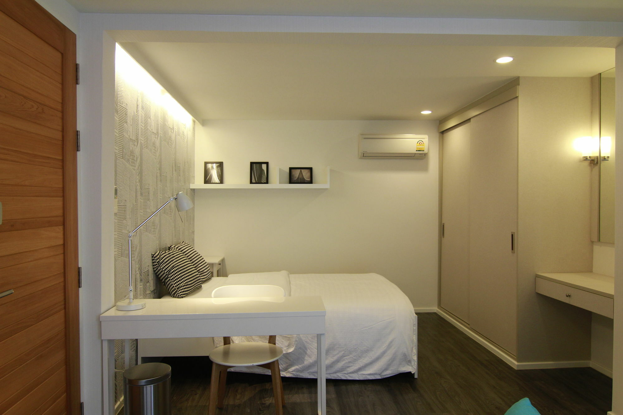 S Bloc Saladaeng Bed & Breakfast Bangkok Exterior foto